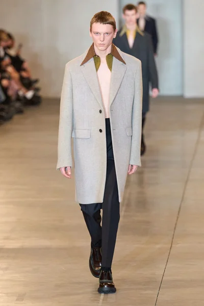 Look 44